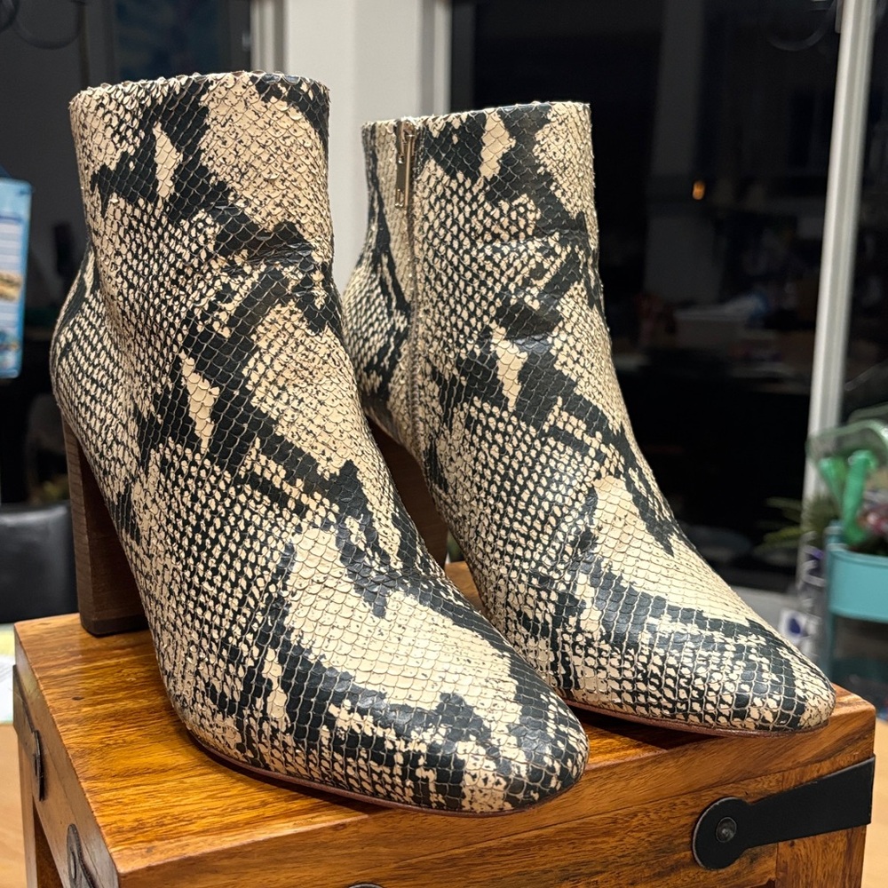 Pour La Victoire Snakeskin Ankle Boots